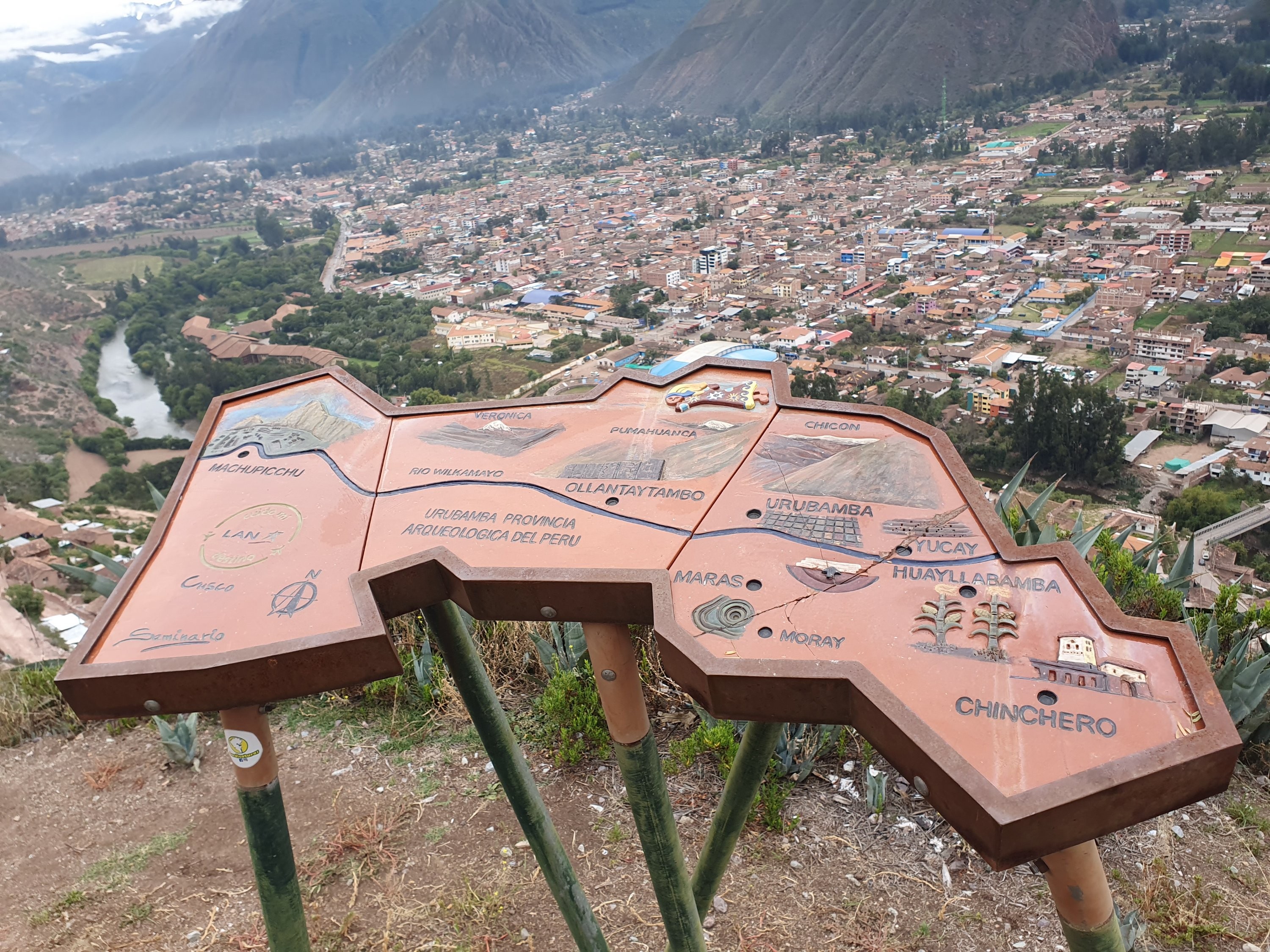 Map of the Sacred Valley showcasing Ollantaytambo and Urubamba, key locations for exploring Inca ruins.