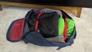 Osprey Farpoint 40 main compartment, large capacity for gear packing