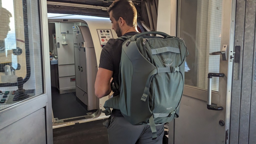 Testers praising the Osprey Sojourn Porter 46L travel backpack