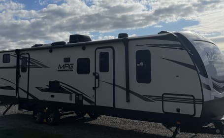 Image of a 2021 Travel Trailer Cruiser MPG 3100BH, available for RV rental near Joe's Travel Plaza.