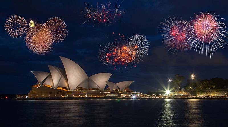 Sydney Harbour Bridge fireworks during Australia Day, illustrating the vibrant celebrations and festive atmosphere of Australia in January.