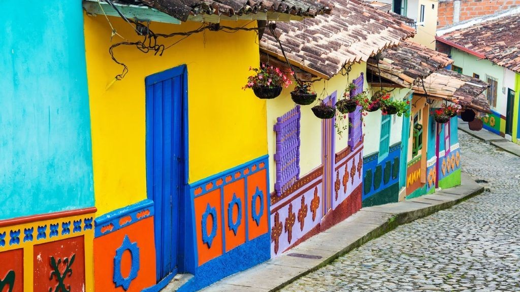 Guatape, Colombia, a colorful town and inexpensive South American destination