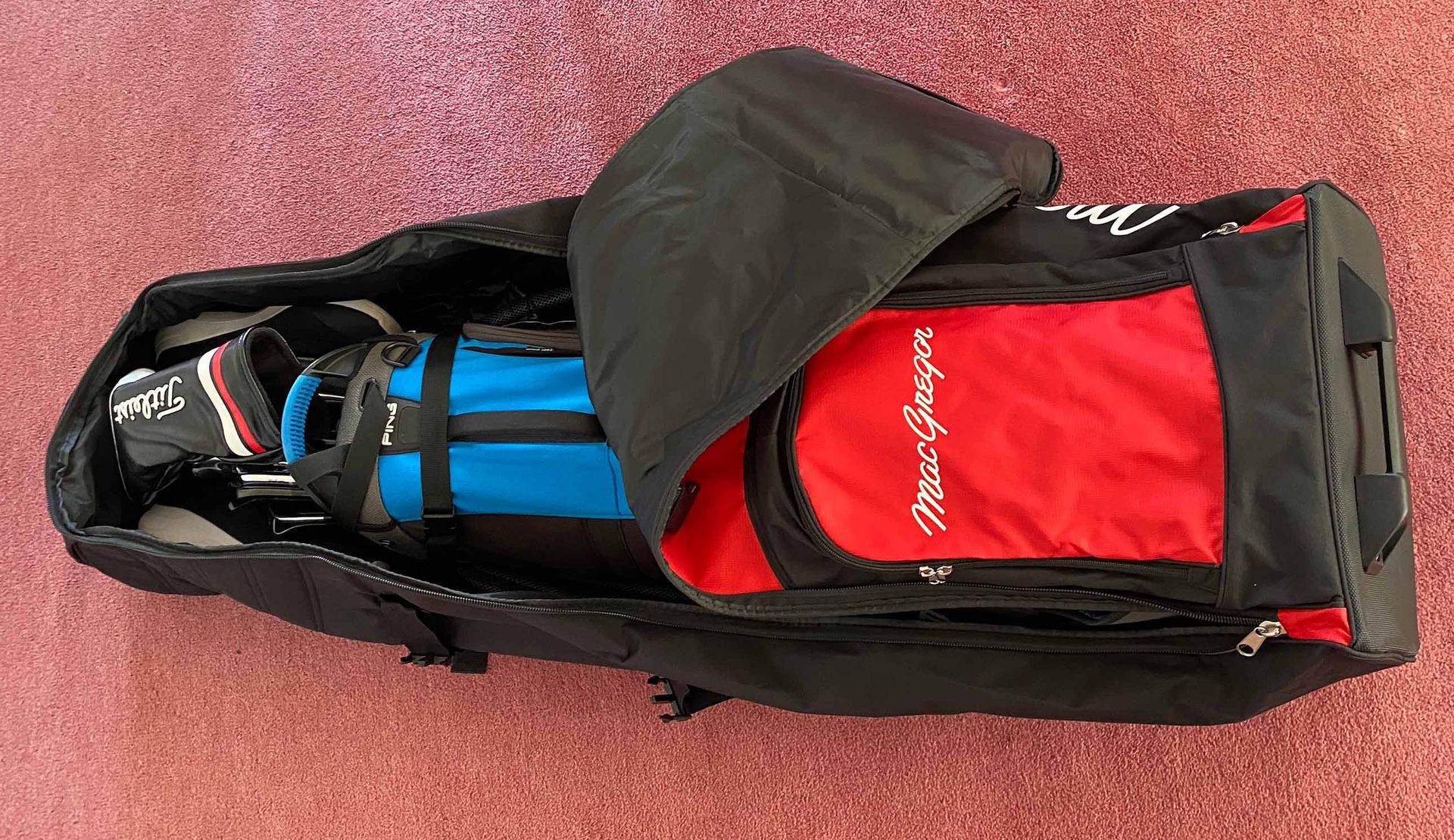 MacGregor VIP II Premium Travel Cover showcasing a golf bag inside, zipped up for secure travel