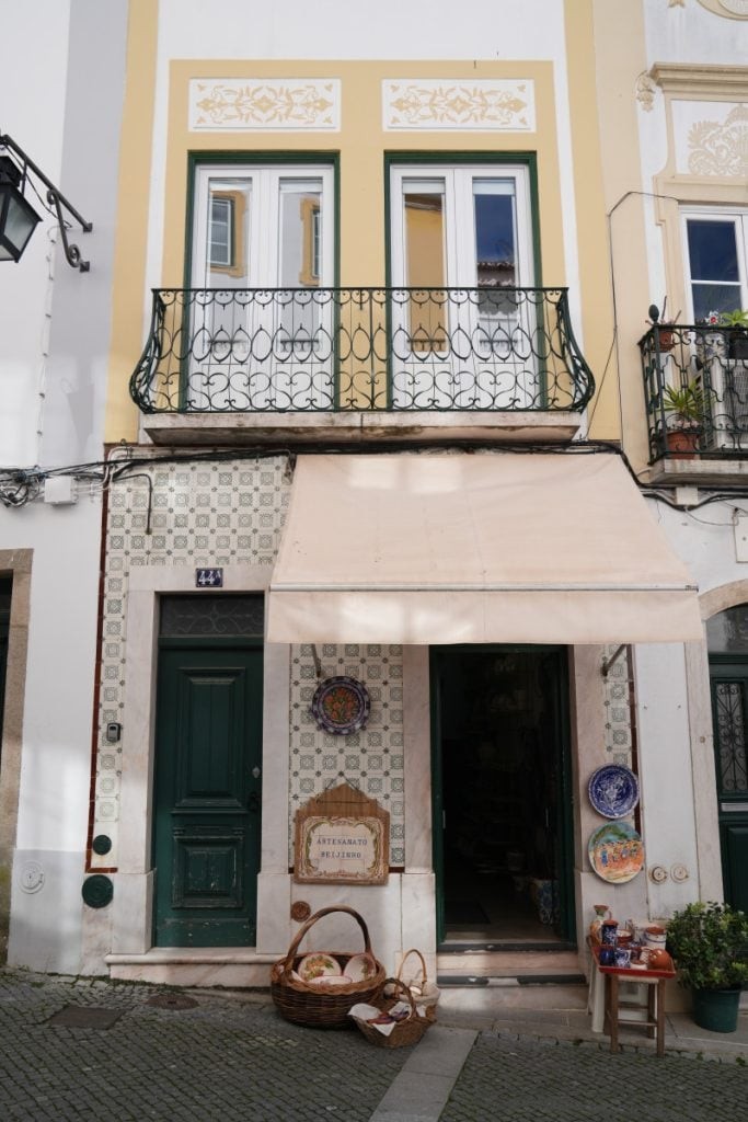 Charming Streets of Évora City Center