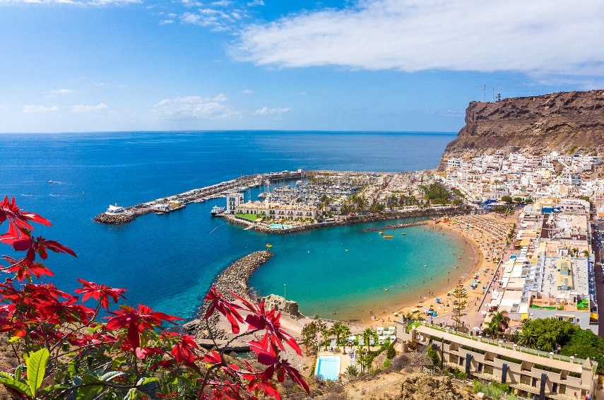 Dramatic coastline of Gran Canaria, Spain, a warm and diverse destination for February