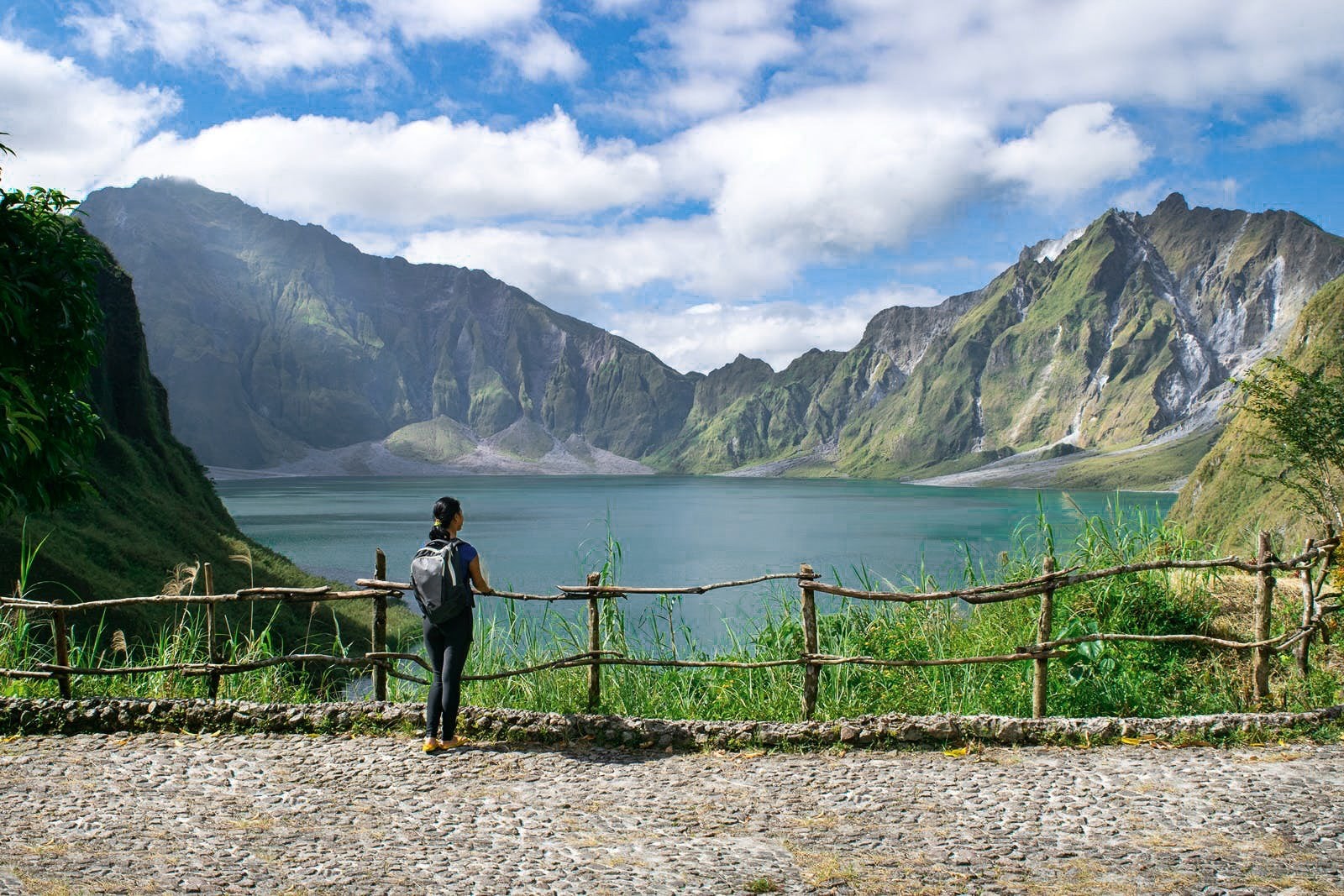 Explore the beauty of Philippines with curated tours