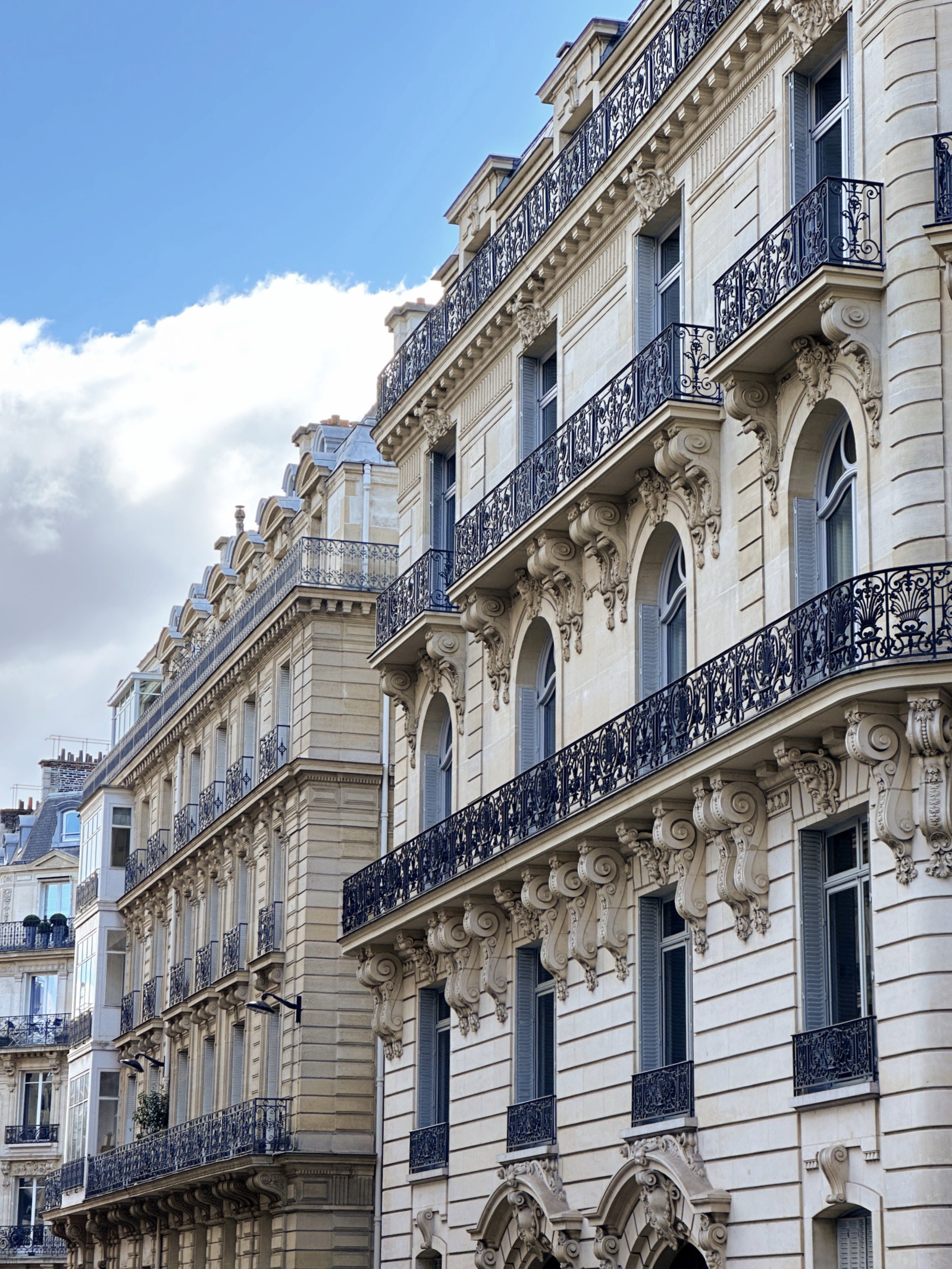 Paris Street Scene