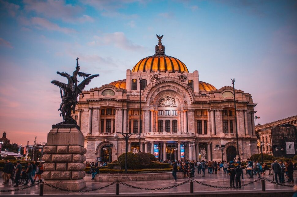 Colonial architecture in Mexico City, showcasing a vibrant urban scene