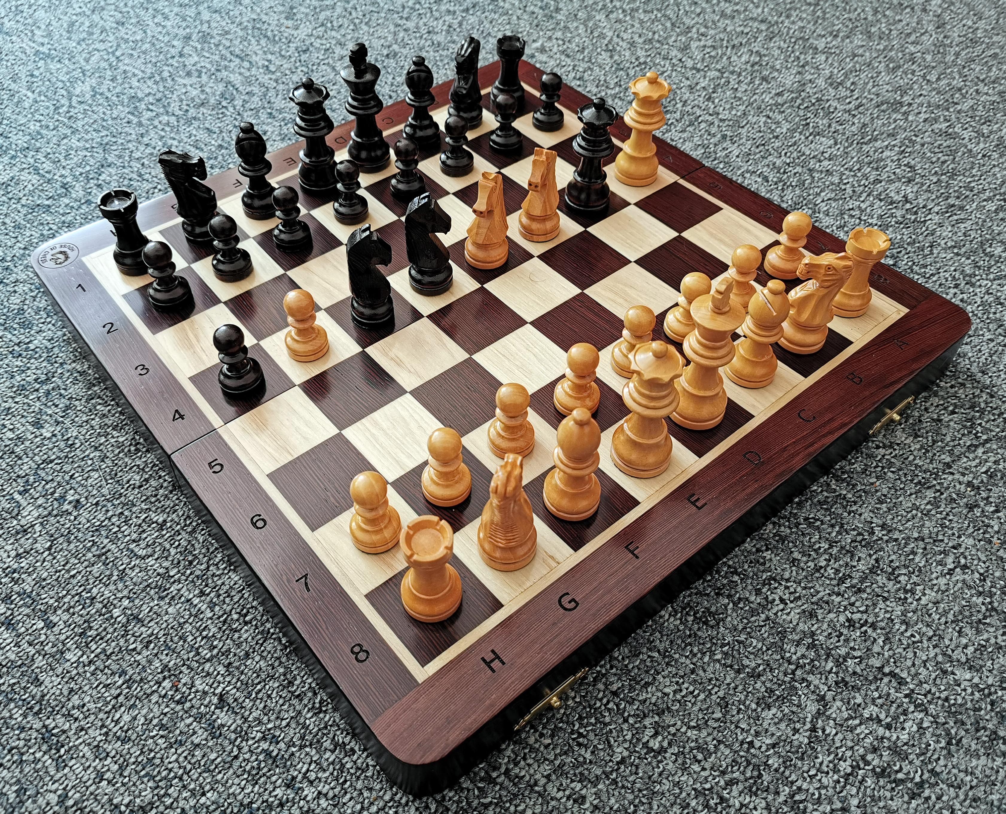 Wooden magnetic folding travel chess set from House of Chess, recommended for quality and portability by forum users.