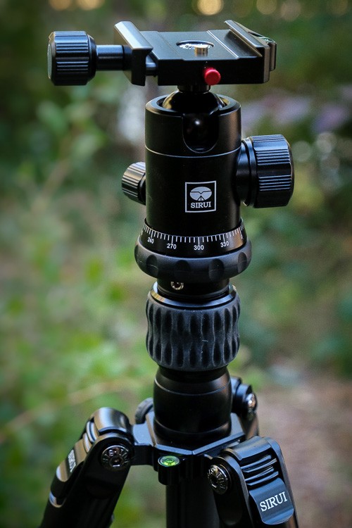 Sirui 7C tripod head controls