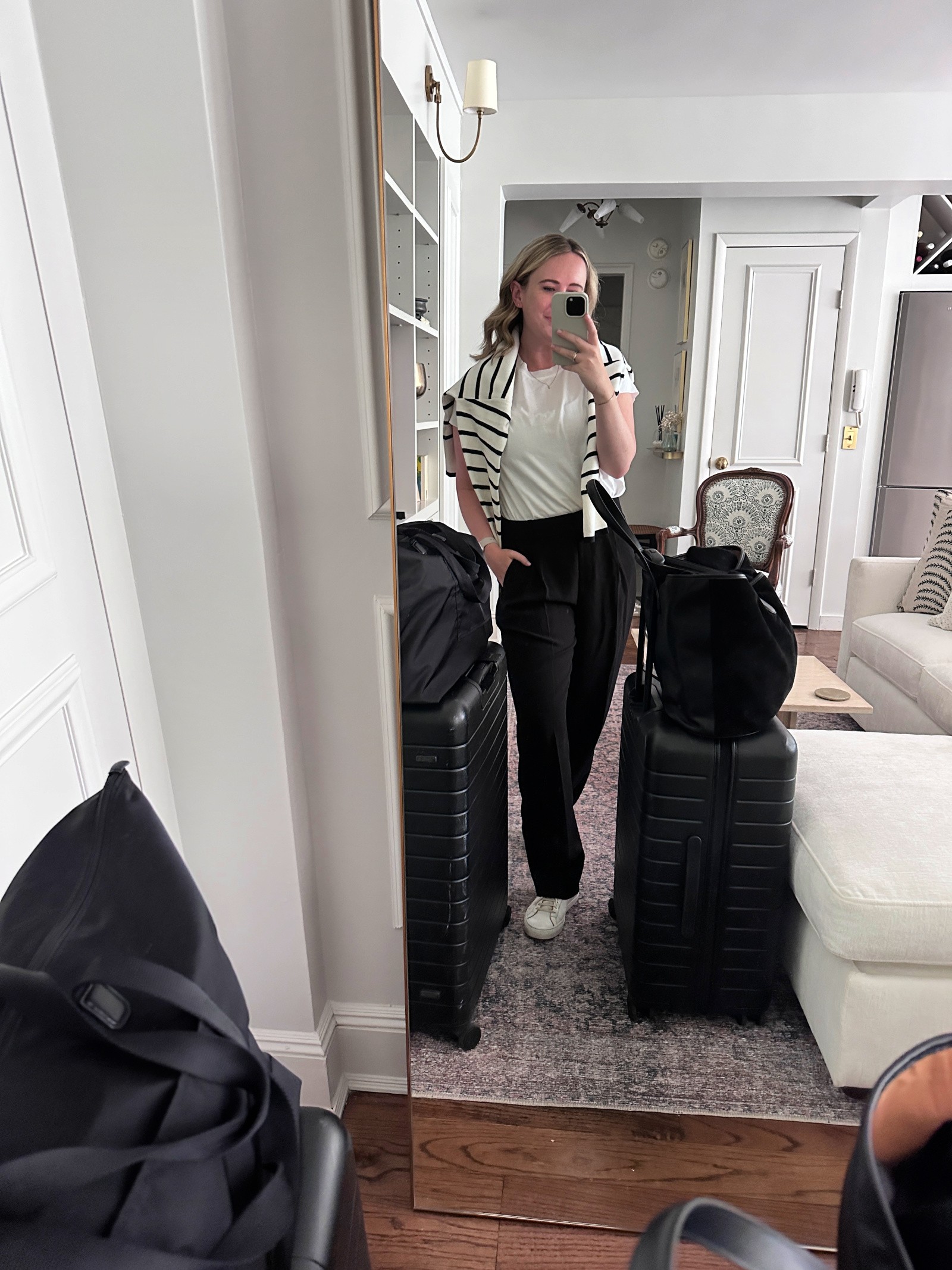 travel-outfit-suitcases