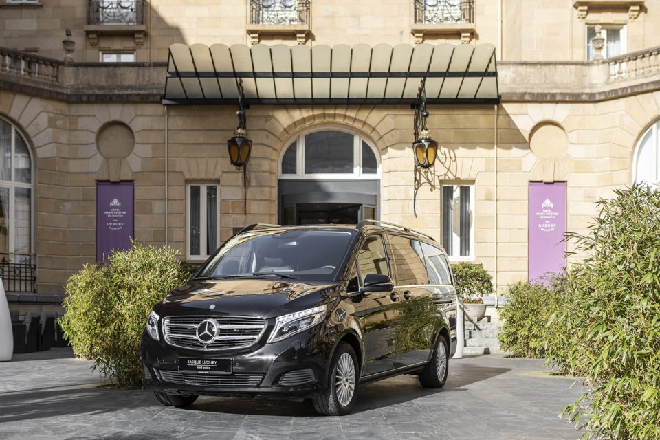 Mercedes Benz V-Class luxury van for group travel