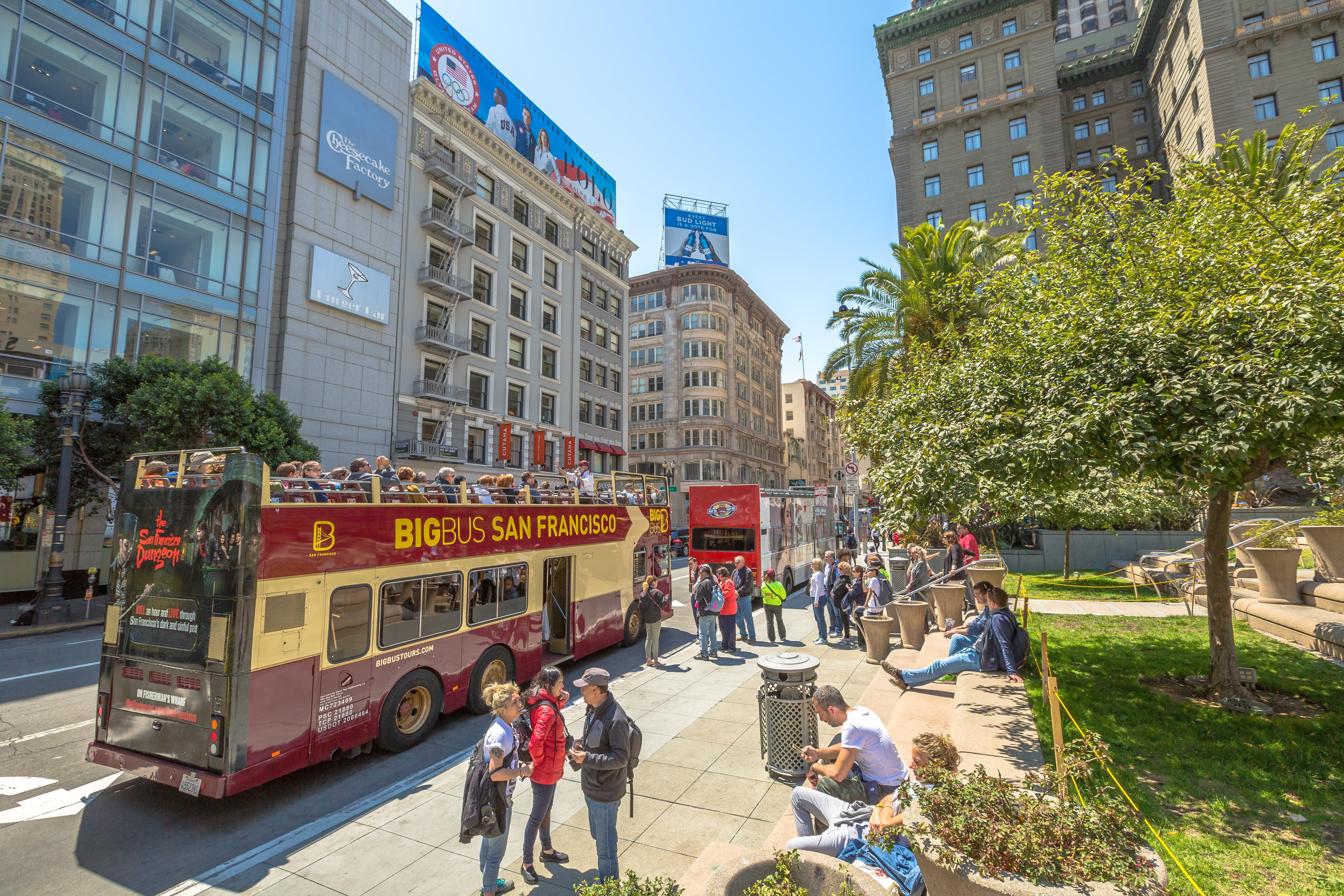 Big Bus Tours allows you to discover big cities without breaking the bank, and PayPal makes it easy.