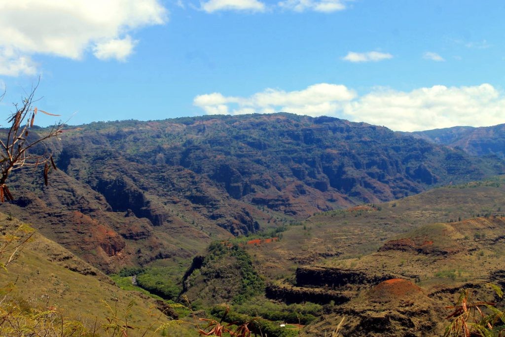 Panoramic view from Pu'u Kila Lookout on Kauai