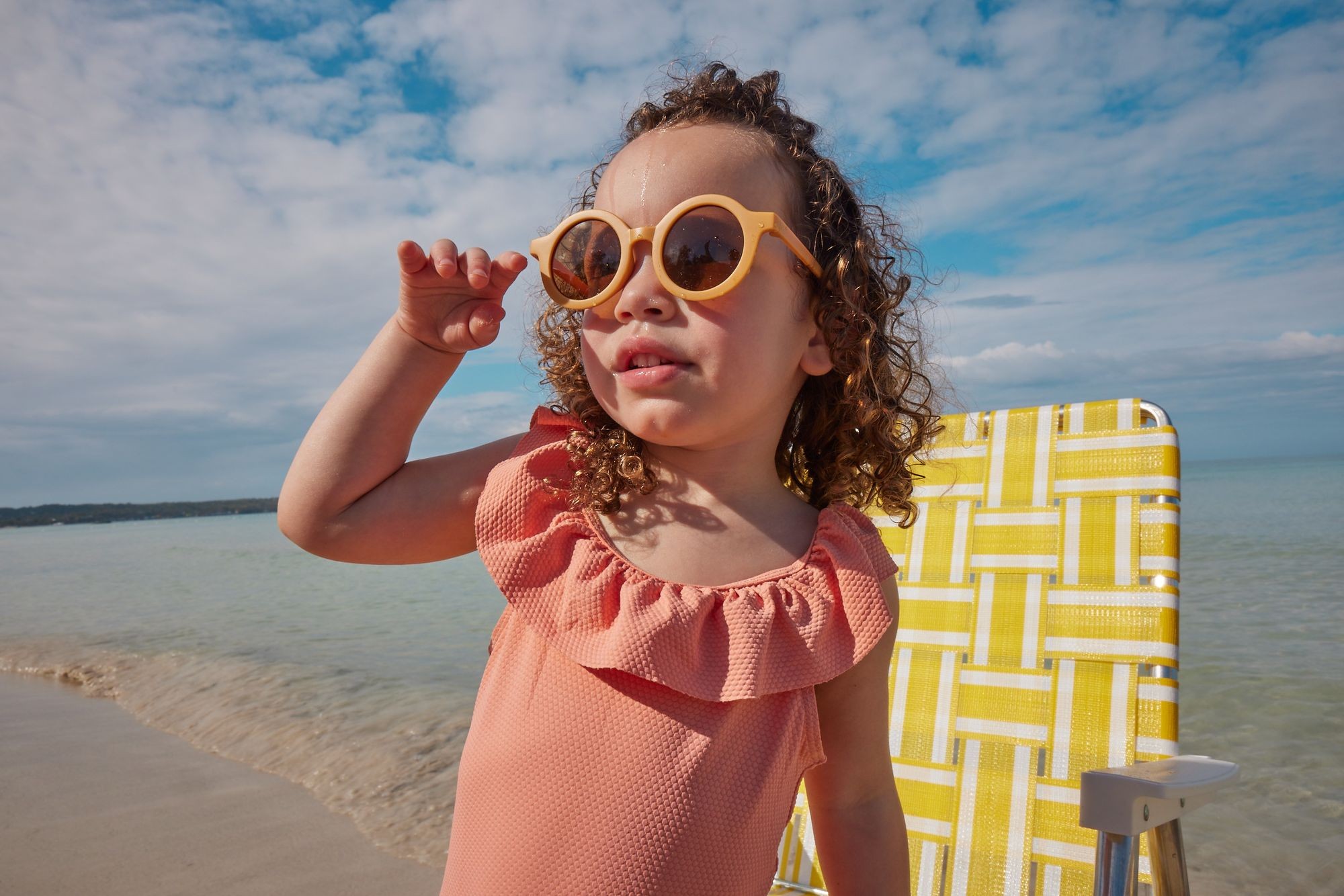 LITTLE GIRL_CHAIRS-BY-BEACH_058-1-1