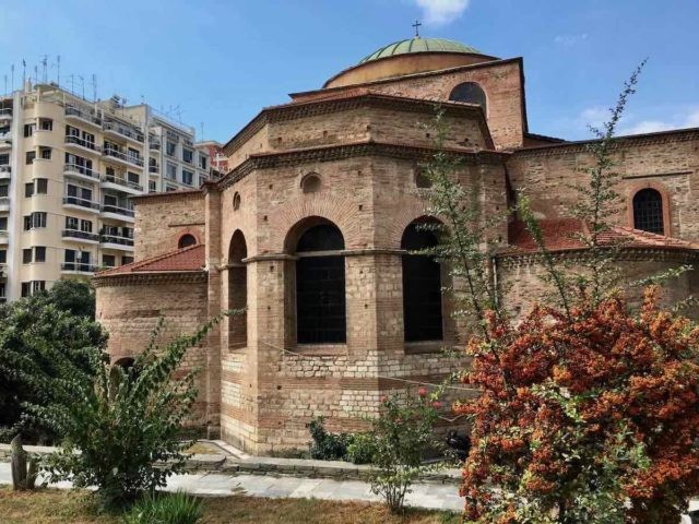 Thessaloniki dog-friendly trains