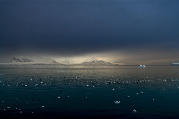 Antarctic-landscape-solo-travel