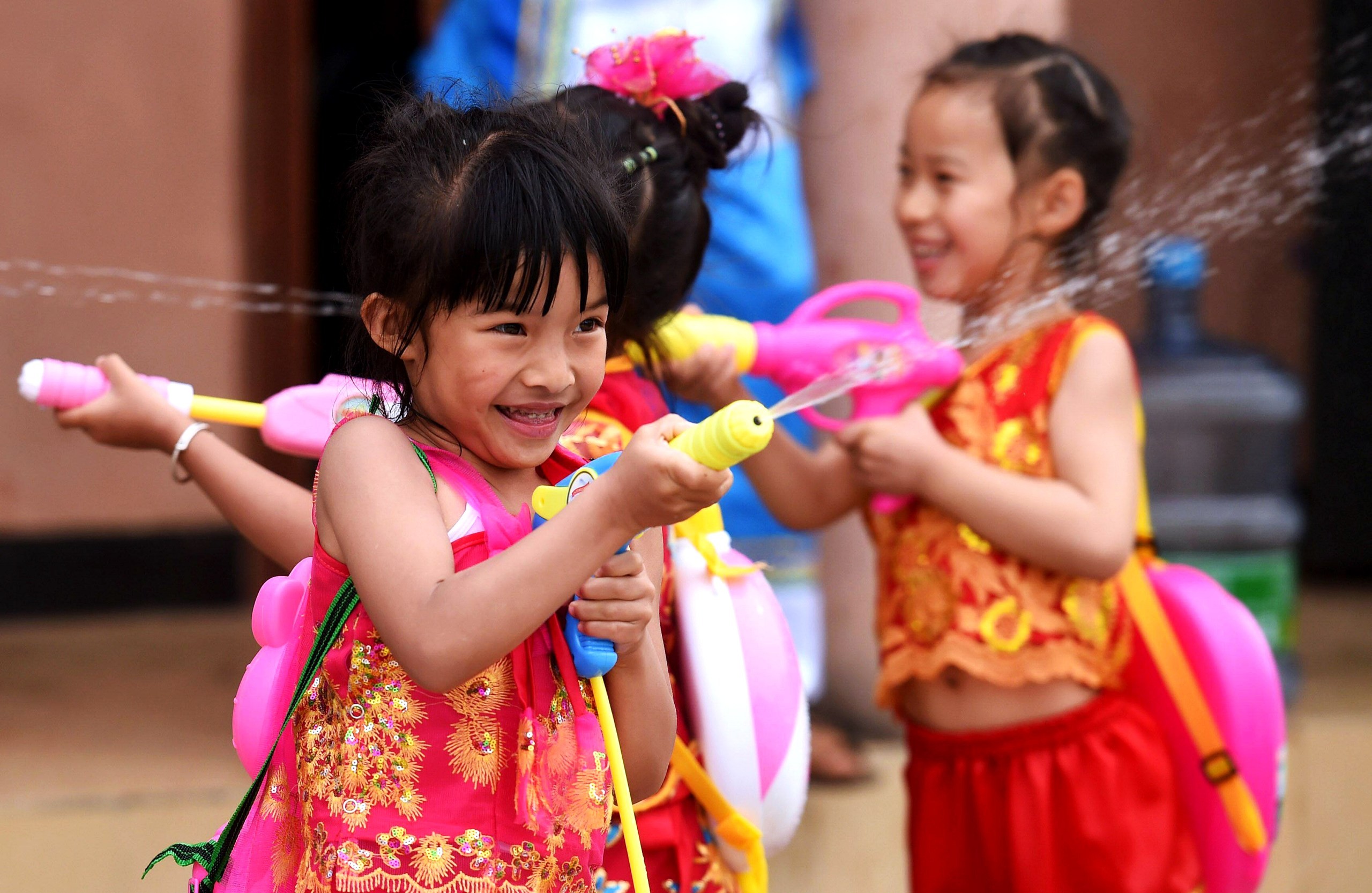 Dai children celebrate new year