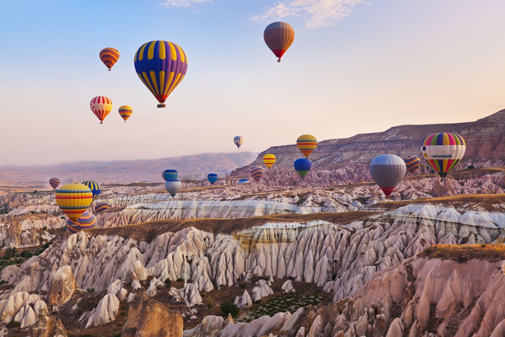 Türkiye offers sun, sea, and sand, along with cultural treasures like Istanbul and Cappadocia