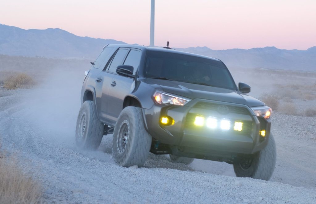 Long Travel 4Runner Flexing on a Desert Trail