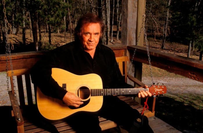 Johnny Cash sings I've Been Everywhere at a concert