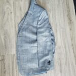 Folding a suit jacket