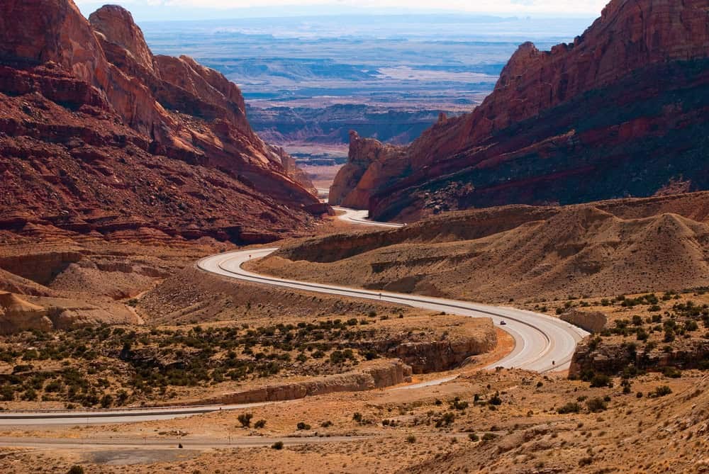 Monument Valley Road in Arizona, leading to the iconic buttes.